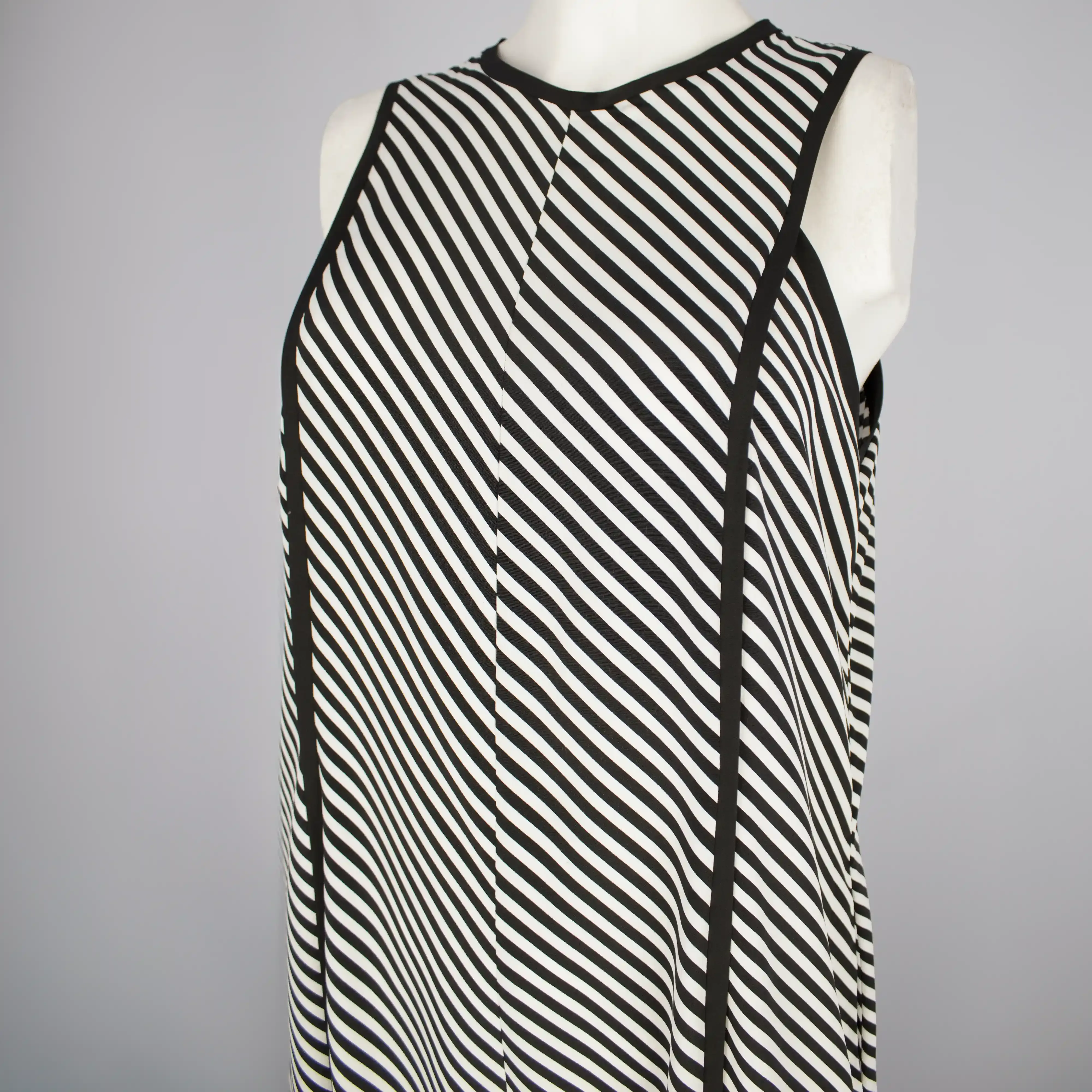 BOSWELL Diagonal Print Black