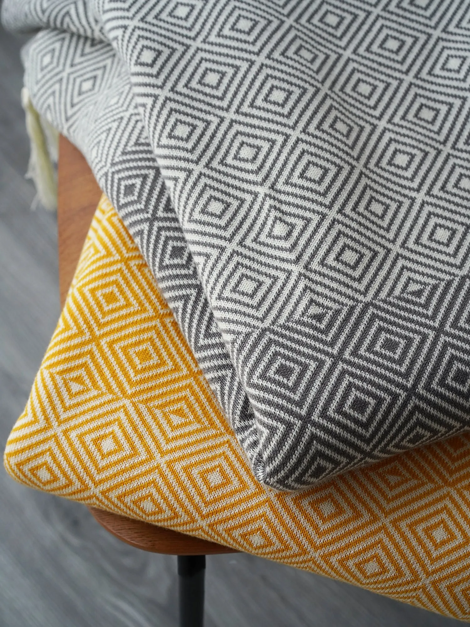 Cotton Throw With Tassel