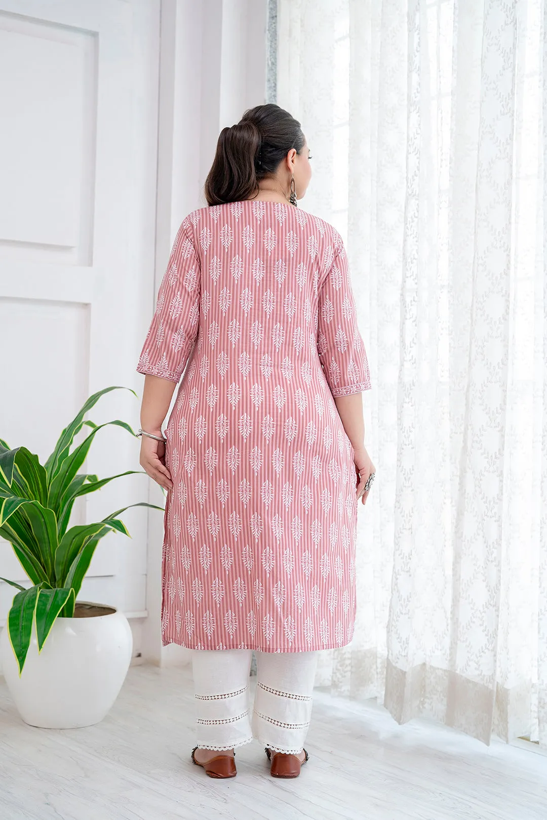 Plus Size Pink Printed Straight Kurta For Women